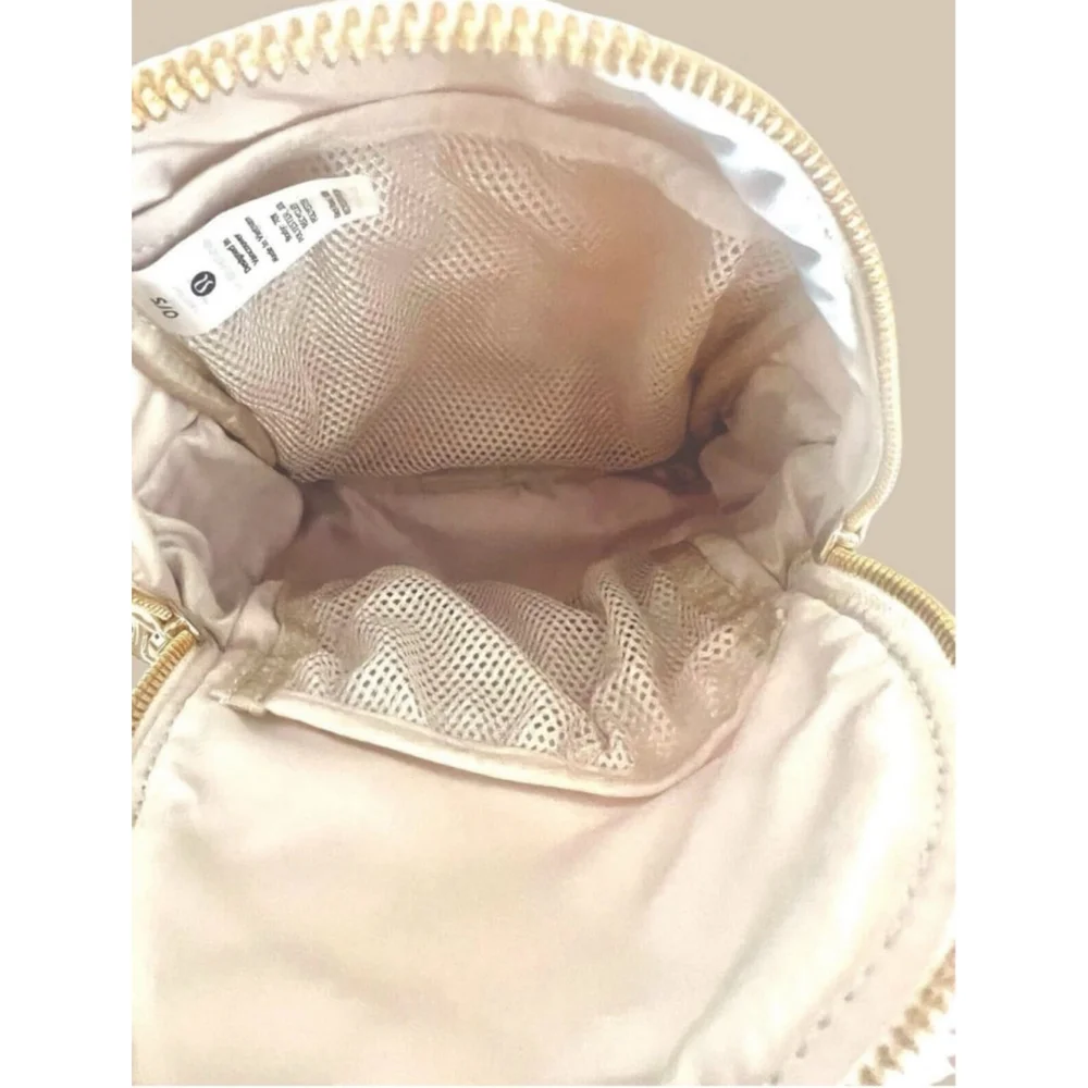NWT Lululemon City Adventurer Microfleece Backpack 3L opal white/ gold - Picture 7 of 12